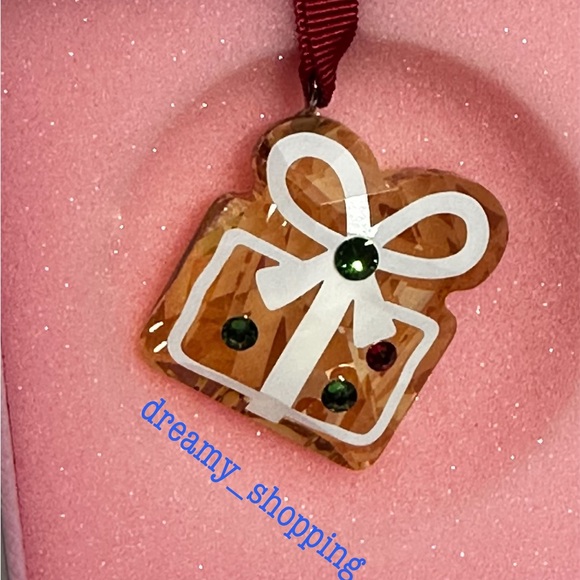 NIB Swarovski Holiday Cheers Gingerbread Gift Cookie Crystal Ornament #5656278 - Picture 3 of 10